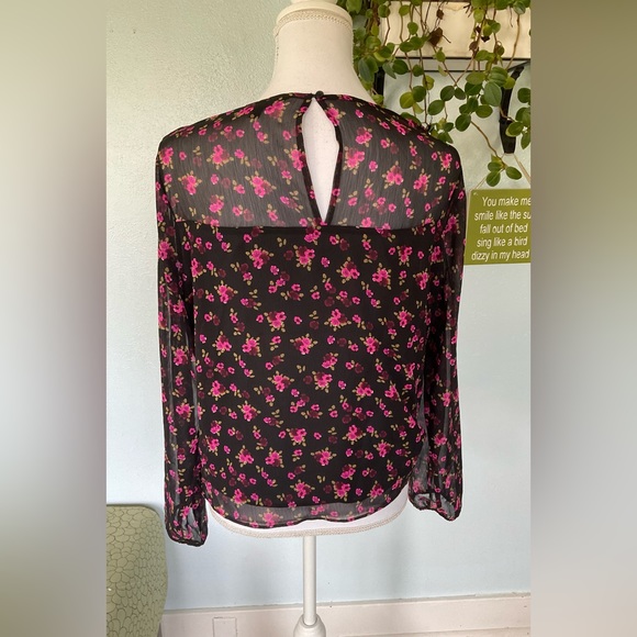 DONATED Express Floral Top - Picture 2 of 5